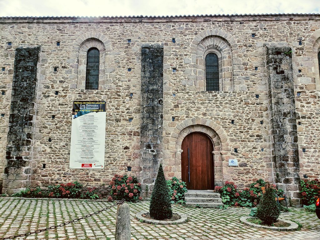 MichelleMoggio's tweet image. 12th century #Eglise St Jacques in #Clisson France was built on a site that welcomed pilgrims to  St Jacques de Compostela #TheParisEffect #France #LoireAtlantique #history #TheWayofStJames #travel