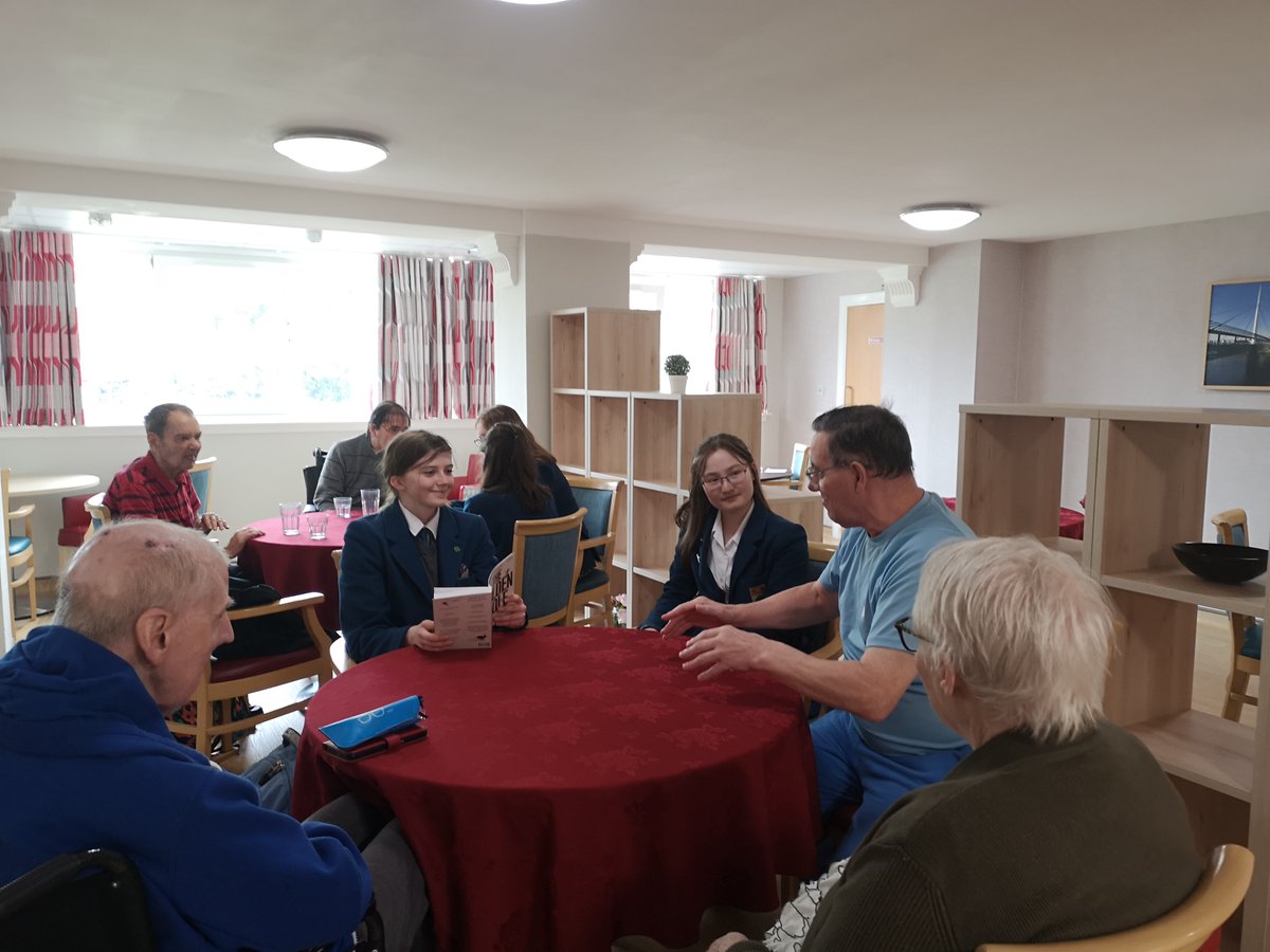 HSofG's tweet photo. 📖 As part of our Reading Schools programme, Dr Fairweather &amp; Mrs Baynham have been accompanying pupils from the Reading Schools Pupil Group who volunteered to read to residents at Oakbridge Care Home.

#HSOGCommunity
#bigcommunity https://t.co/wB44yCc4mO