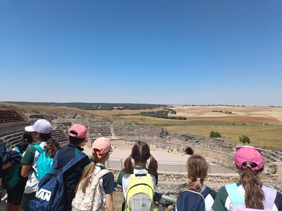 ainhoasangom's tweet photo. Disfrutando de una excursión en Segóbriga @HBSTORREJON #4ep https://t.co/N0lmoH0gRL