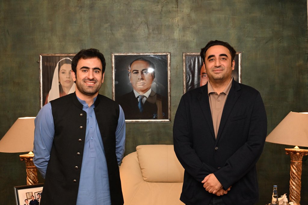 Zabiullah_01's tweet photo. Called on #PPP Chairman @bbhuttozardari in Islambad today. The leader who not only represents the youth but also inspires them with his ideas and vision for a prosperous and tolerant Pakistan 🇵🇰 https://t.co/xJZBLpUpAS
