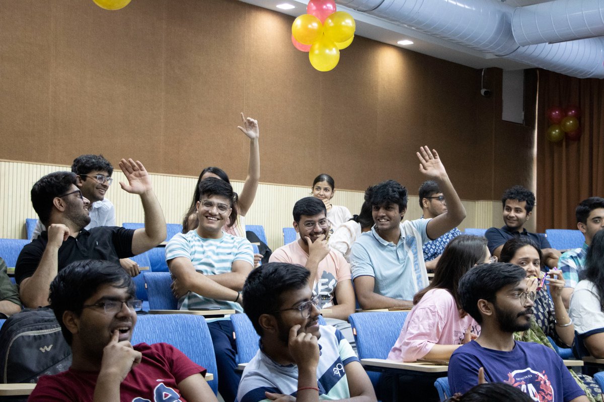 cseiiitd's tweet image. A sneak peek at graduation day! The department wishes all graduates the best in their future endeavors.

#cseiiitd #graduationday #bestwishes #engineering #computersciencestudents