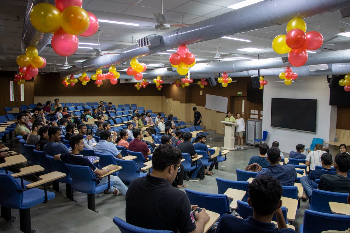 cseiiitd's tweet image. A sneak peek at graduation day! The department wishes all graduates the best in their future endeavors.

#cseiiitd #graduationday #bestwishes #engineering #computersciencestudents