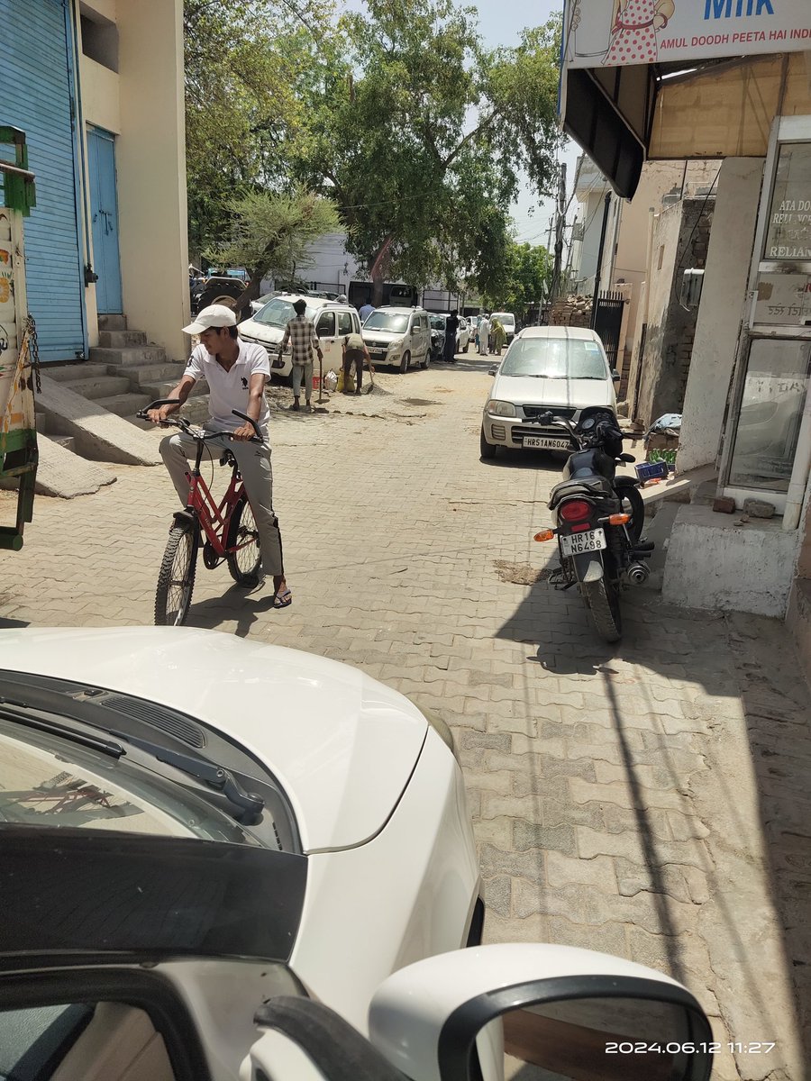 rssangwan's tweet photo. @cmohry ,@Bhiwani_DC ,@BhiwaniPolice @igrohtak Very sad to inform that till today no action have been seen on the ground to get vacate the encroachment of domestic gali from the businessman. Near Swaraj Tractor Agency and Sethi car Workshop uttam Nagar Loharu Road Bhiwani. https://t.co/Oy28CdgH0w