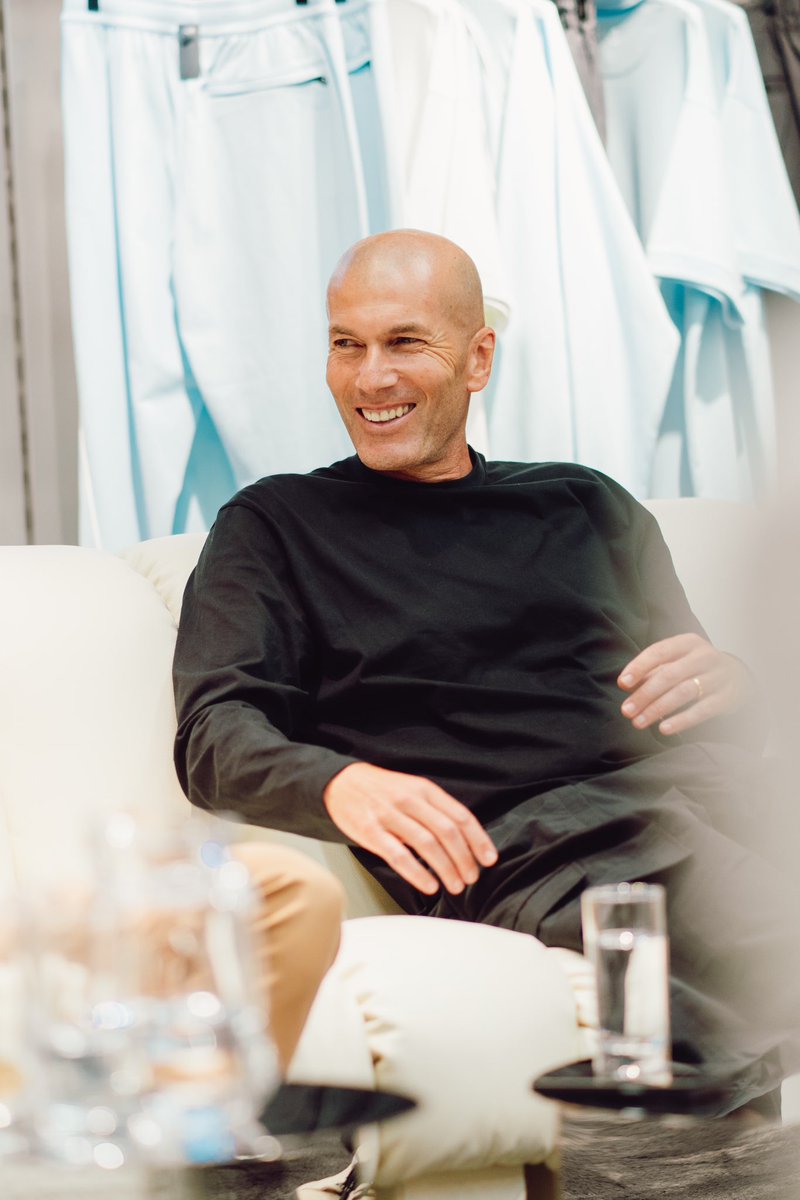 rakeem_madeit's tweet photo. Last work for @adidasFR 📸
Avec le goat, l’unique Zidane. 

Grâce à Dieu je peux vivre ce que genre de chose 🙏🏾 https://t.co/Yij5qIPhQY