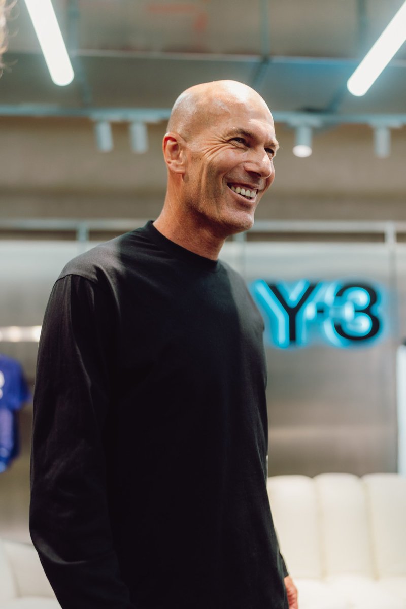 rakeem_madeit's tweet photo. Last work for @adidasFR 📸
Avec le goat, l’unique Zidane. 

Grâce à Dieu je peux vivre ce que genre de chose 🙏🏾 https://t.co/Yij5qIPhQY