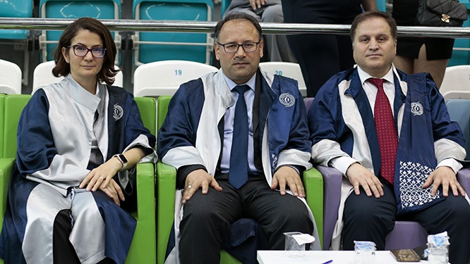 GiTMEDYA's tweet photo. SBMYO 2024 Mezunlarını Verdi
#uşaküniversitesi #mezuniyet #mezun #mezun2024 #sbmyo #gitmedya #haber #radyoteleviyonprogramcılığı

https://t.co/p8muSIuzzQ https://t.co/Xi0DY8kQte