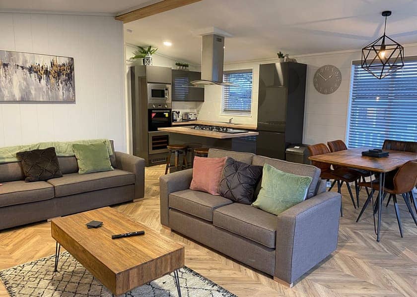 Florence Springs Luxury Lodges & Glamping tweet media