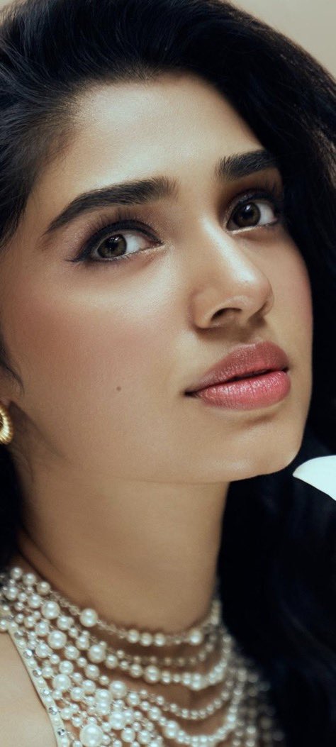 darsh83808031's tweet photo. Krithi Shetty #Krithishetty #Krithihot #Krithishettyhot https://t.co/GaajmZ1sAq