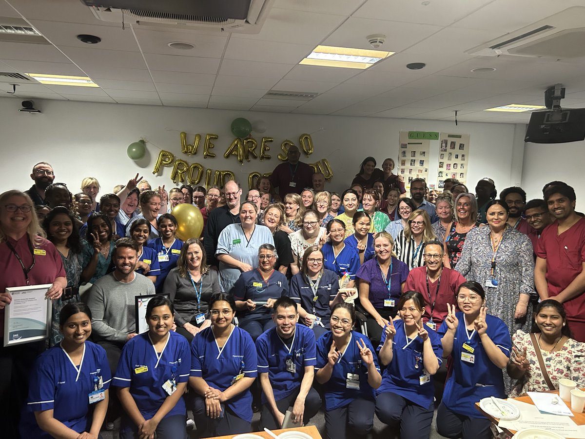 nhsUHLG's tweet photo. #TeamLUHFT is extremely proud of our Endoscopy teams, who've retained their national JAG accreditation, awarded by @RCPhysicians, for demonstrating best practice in the delivery of patient care 🥇

A huge well done to everyone involved! 👏 https://t.co/nWWSvEq8Bk