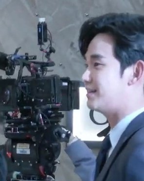 not them lowkey checking each other and at the same time trying not to be obvious 😬