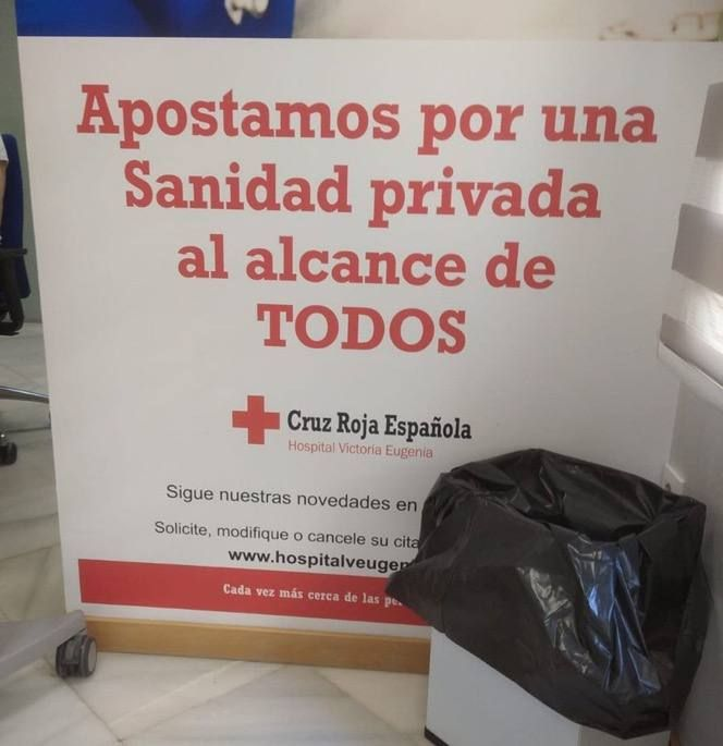 Elenadeitaca's tweet photo. Para quienes todavía no lo tienen claro.
(Cartel en el Hospital Victoria Eugenia, Sevilla, privado y fundado por Cruz Roja en 1923).

Más cosas: "El 'negocio' de la sangre: Madrid ya ha pagado a Cruz Roja 63,5 millones por obtener 948.000 bolsas". https://t.co/6onZOwjusf https://t.co/Rmg5nJhWf3