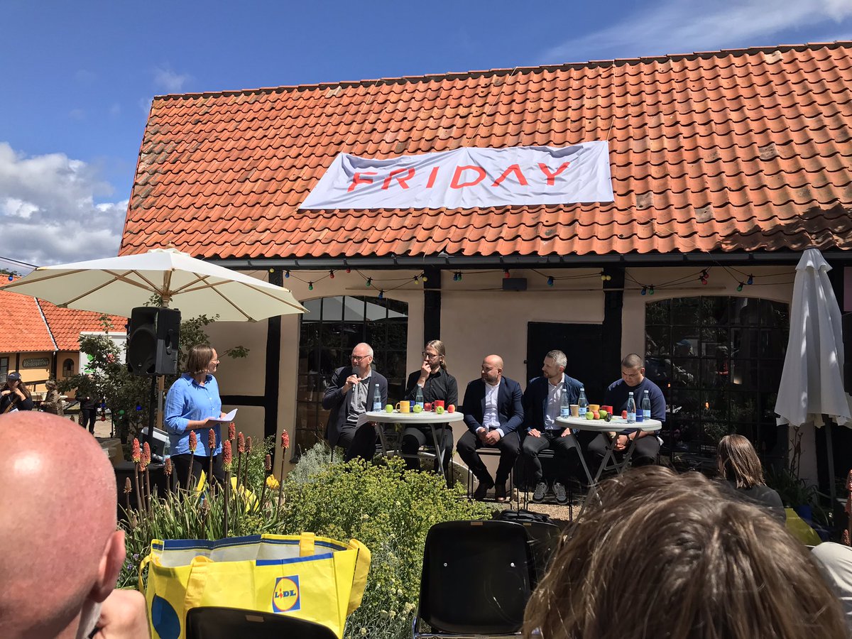 Så vigtigt at <a href="/stinuslindgreen/">Stinus Lindgreen</a> taler for det der batter og nævner at Christiansborg har et ansvar for at sætte rammerne for at gøre det nemmere at tage det sunde valg. Vi har ikke et frit valg når vi bliver bombarderet med tilbud på det usunde #sundpol