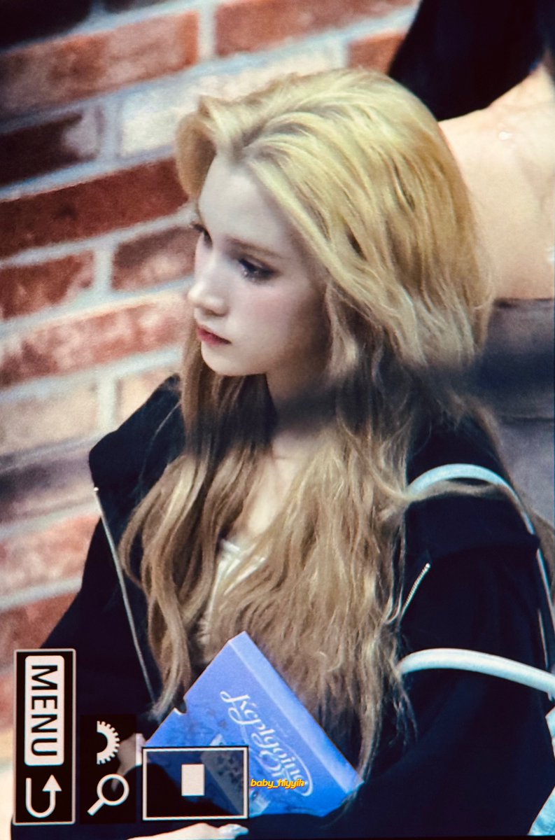 bella swan but make her blonde