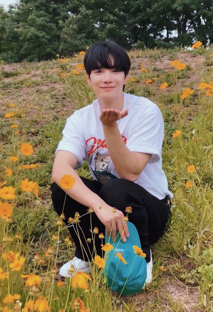 stbrm's tweet photo. Rapper                                    Main vocal https://t.co/0yBJh9JDRR