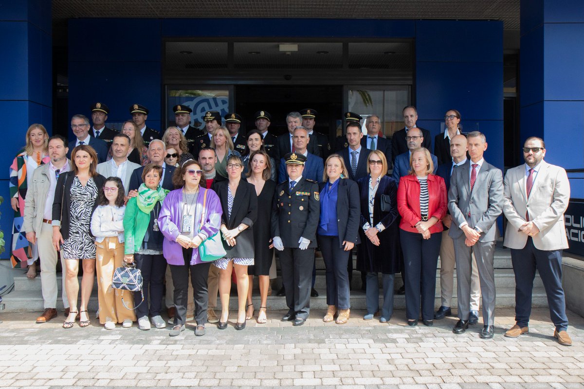 La presidenta <a href="/MJGRevuelta/">María José González</a> y diputados de <a href="/parlacan/">Parlamento de Cantabria</a> han asistido al acto homenaje a las Víctimas del Terrorismo de la <a href="/policia/">Policía Nacional</a> #cantabria #santander
#víctimasterrorismo <a href="/rcdiazfer73/">ROSA DIAZ</a> <a href="/juanjoalonsov/">Juan Jose Alonso</a> <a href="/LeticiaDiazR/">Leticia Díaz</a>