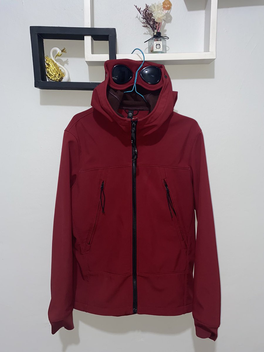 ggeeyyeess's tweet photo. Karena mau tetep #staylowprofile dan sudah merecet dijual aja nih CP COMPANY SOFTHELL JACKET size 14 (62 x 50), No minuus, CLG masih bisa scan
2100 k aja
Izin tag pak @Shamr00g @cowobangkit @bekokjin πππ https://t.co/pWrISaj6XZ