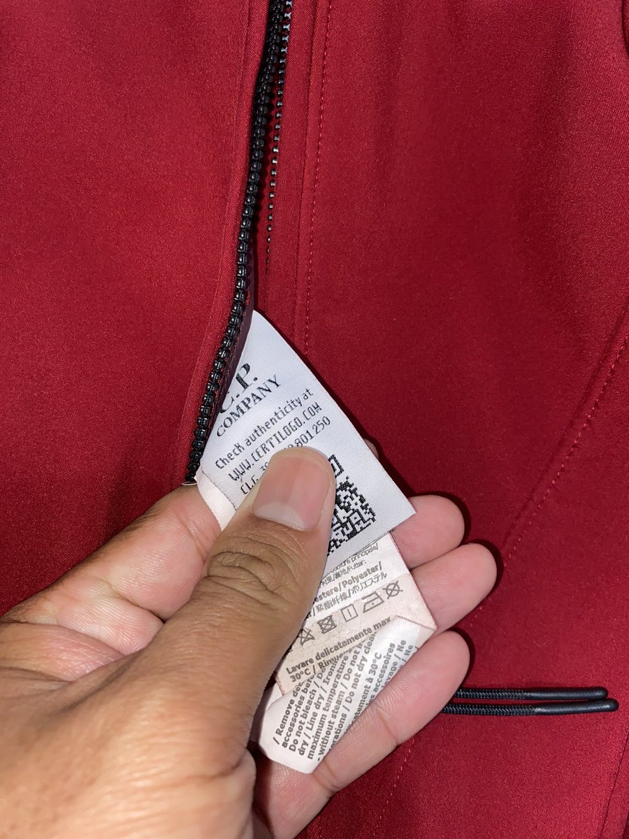 ggeeyyeess's tweet photo. Karena mau tetep #staylowprofile dan sudah merecet dijual aja nih CP COMPANY SOFTHELL JACKET size 14 (62 x 50), No minuus, CLG masih bisa scan
2100 k aja
Izin tag pak @Shamr00g @cowobangkit @bekokjin πππ https://t.co/pWrISaj6XZ