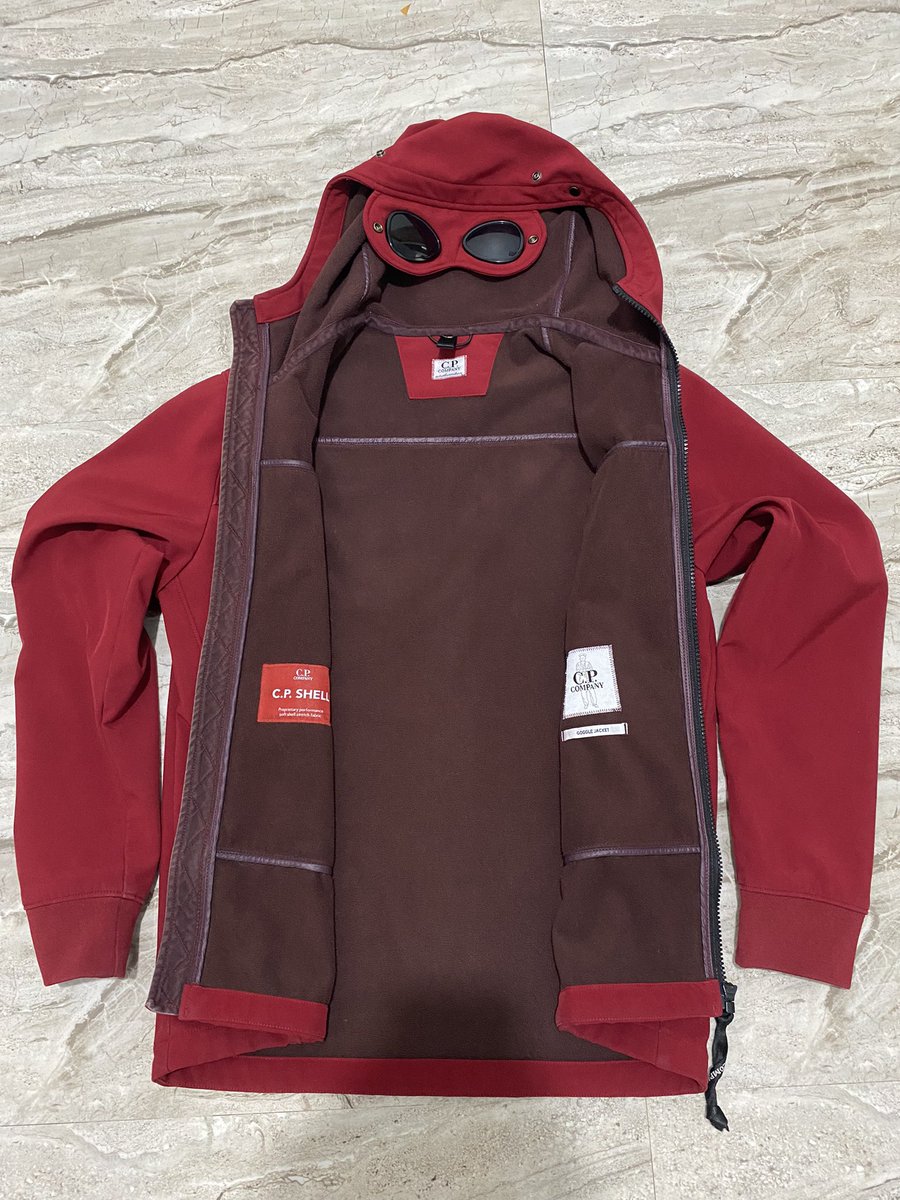 ggeeyyeess's tweet photo. Karena mau tetep #staylowprofile dan sudah merecet dijual aja nih CP COMPANY SOFTHELL JACKET size 14 (62 x 50), No minuus, CLG masih bisa scan
2100 k aja
Izin tag pak @Shamr00g @cowobangkit @bekokjin πππ https://t.co/pWrISaj6XZ