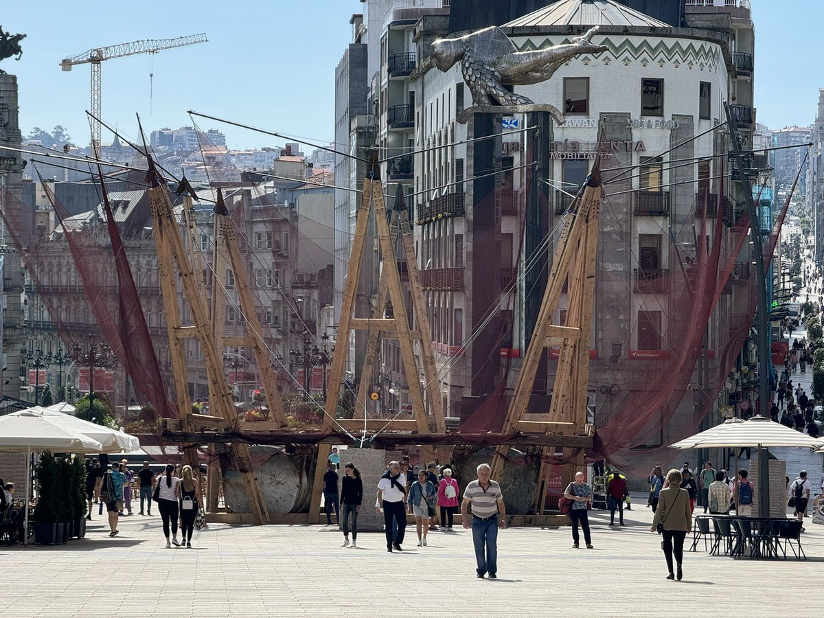 AlbertoSxenick's tweet photo. A ver en qué redonda acaba la batea 😎
#Vigo #Portadosol https://t.co/4QzhFghSxQ