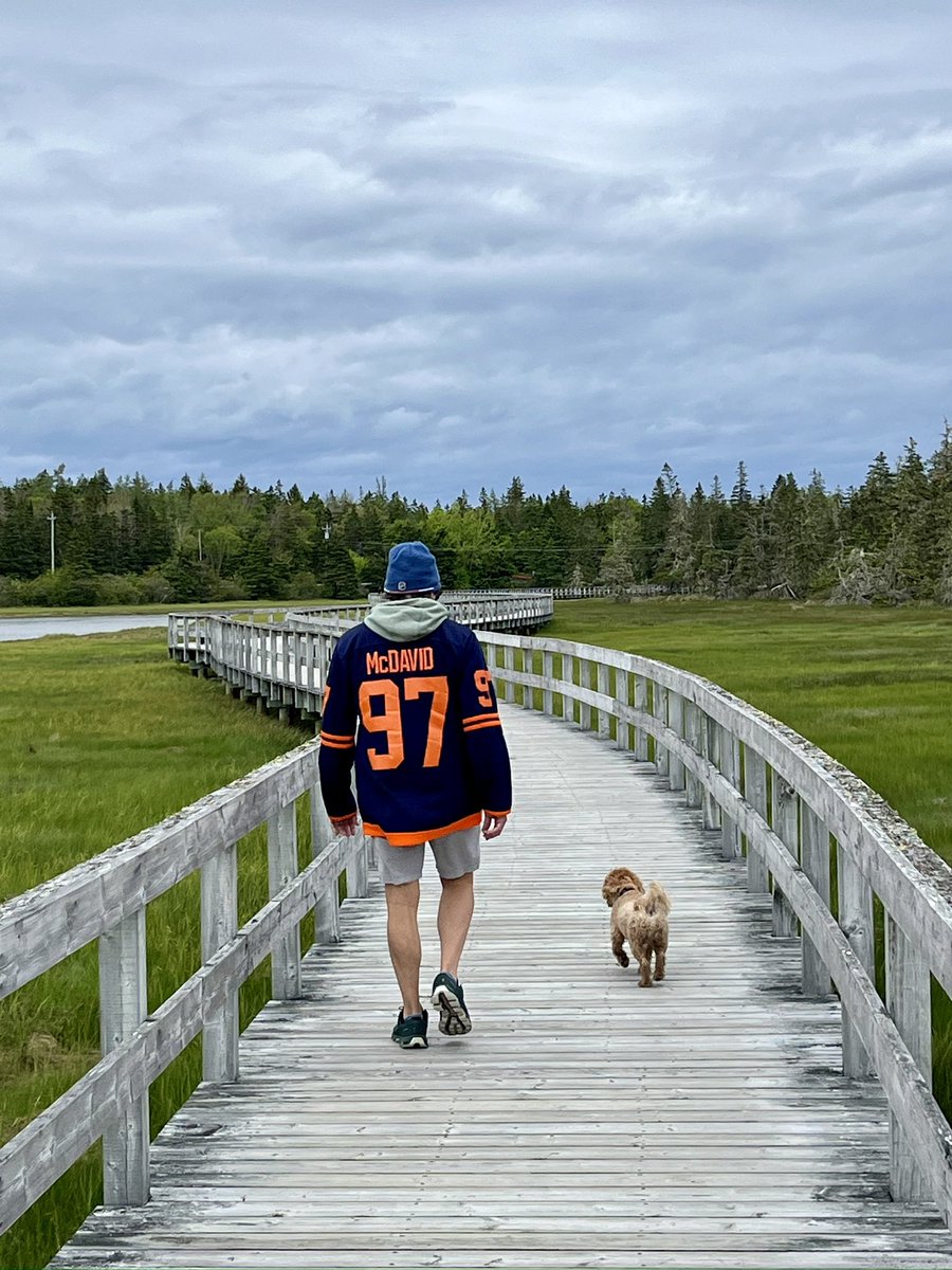 digaa17's tweet image. Game day! Me and Ted have been out repping the @EdmontonOilers on game days! #letsgoOilers Believe! We got this! Will be watching tonight from Bridgewater NS 🇨🇦