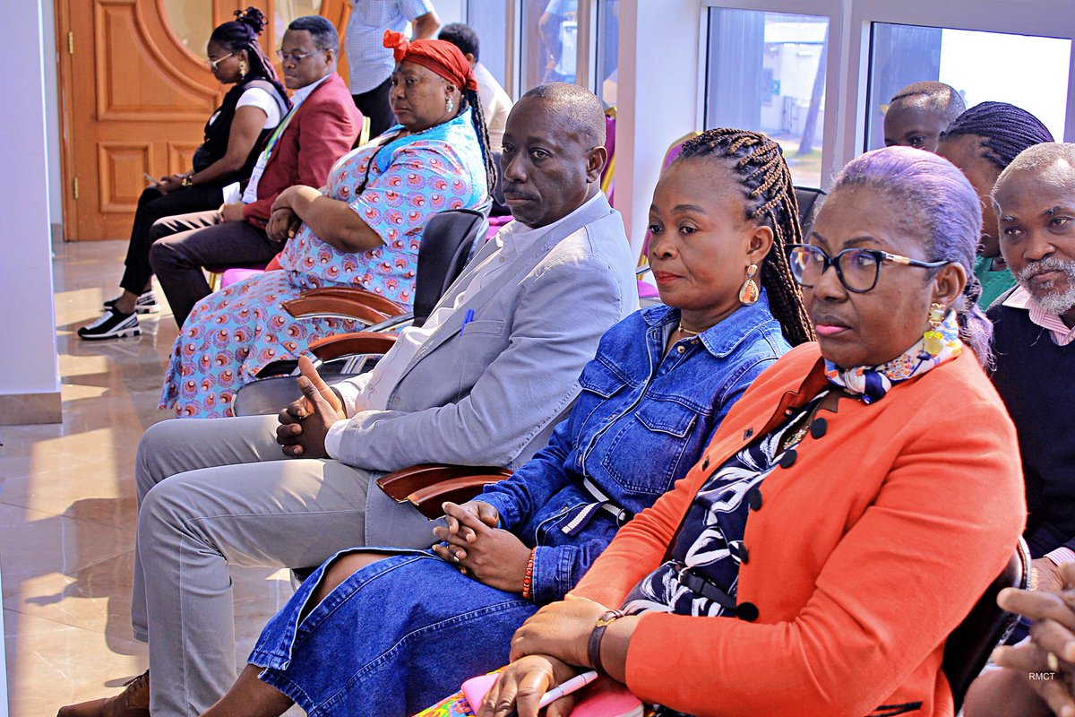 Le #Délégué_Spécial, le Général #Pierre_RIZOGO_ROUSSELOT a fait la présentation officielle, aux PME-PMI et  Grandes Entreprises, du programme "UN JEUNE EN DIFFICULTÉ UN AVENIR SÛR". L'objectif étant de sortir de l'oisiveté #400_jeunes de #Port_Gentil.