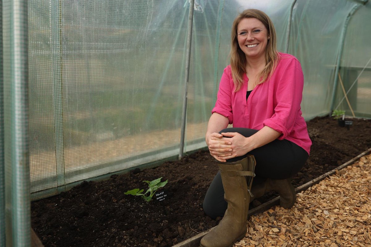 Kirsty Wilson (@meadowmania) on Twitter photo Kirsty likes a challenge - we’re growing melons at Beechgrove. Find us tonight at 8pm on BBC Scotland to check out her experiment. <a href="/BeechgroveGdn/">Beechgrove</a> <a href="/BBCiPlayer/">BBC iPlayer</a> #BBCScotland Kirsty likes a challenge - we’re growing melons at Beechgrove. Find us tonight at 8pm on BBC Scotland to check out her experiment. <a href="/BeechgroveGdn/">Beechgrove</a> <a href="/BBCiPlayer/">BBC iPlayer</a> #BBCScotland