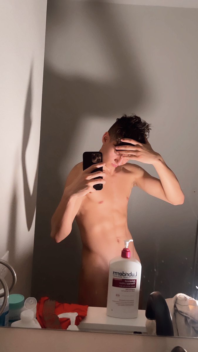 say ‘hi’ if i can send you the nudy version

Video here 👇
onlyfans.com/itsdannye18/c2