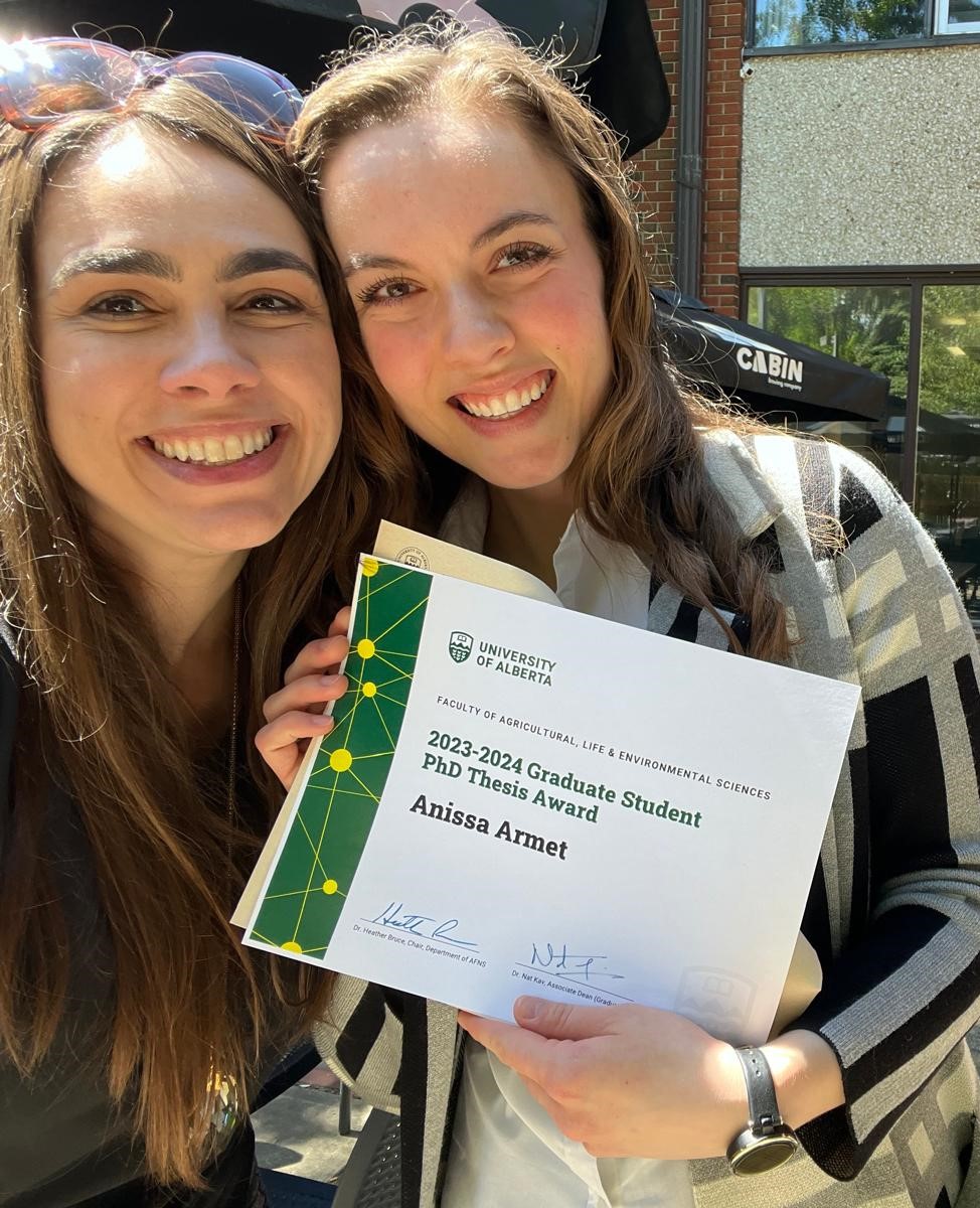 Jens Walter (@jenswalter15) on Twitter photo Congrats to Dr. Anissa Armet, PhD, RD for not only graduating, but also for being awarded the PhD thesis award at <a href="/UAlberta/">University of Alberta</a>. It was and is a privilege to work with a scientist of her caliber, and I am looking forward to publish the exciting experimental work from her thesis. Congrats to Dr. Anissa Armet, PhD, RD for not only graduating, but also for being awarded the PhD thesis award at <a href="/UAlberta/">University of Alberta</a>. It was and is a privilege to work with a scientist of her caliber, and I am looking forward to publish the exciting experimental work from her thesis.