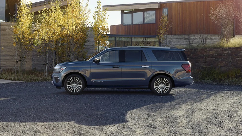 Got a lot of cargo, or a full crew? Choose from the new 2024 Expedition® or Expedition® MAX for space that expands your journeys! 🚙