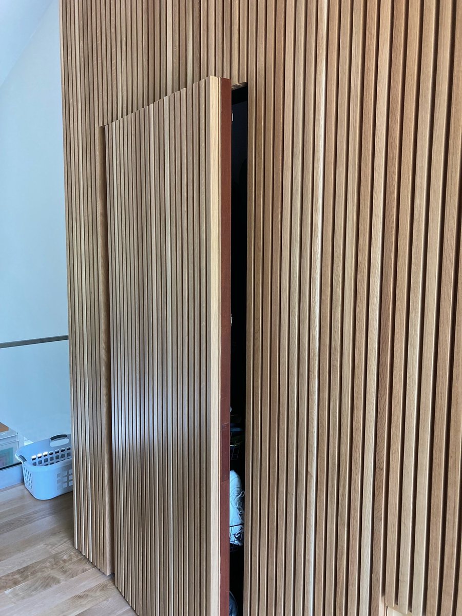 Transform your space... seamlessly!

Check out how our customer took sleek and modern to an all-new level with our custom White Oak mouldings. 👌 #HomeDesign