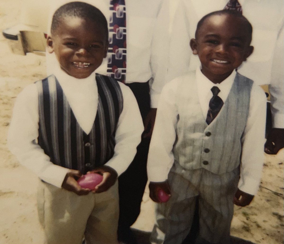 Coach_QuestHuff's tweet image. @CoachTraCarson Love you too bro🤞🏾!! You won’t find a better Duo 
#SameHouse
#SameBed 
#SameClothes 
#SameGoals 
#SameGrind