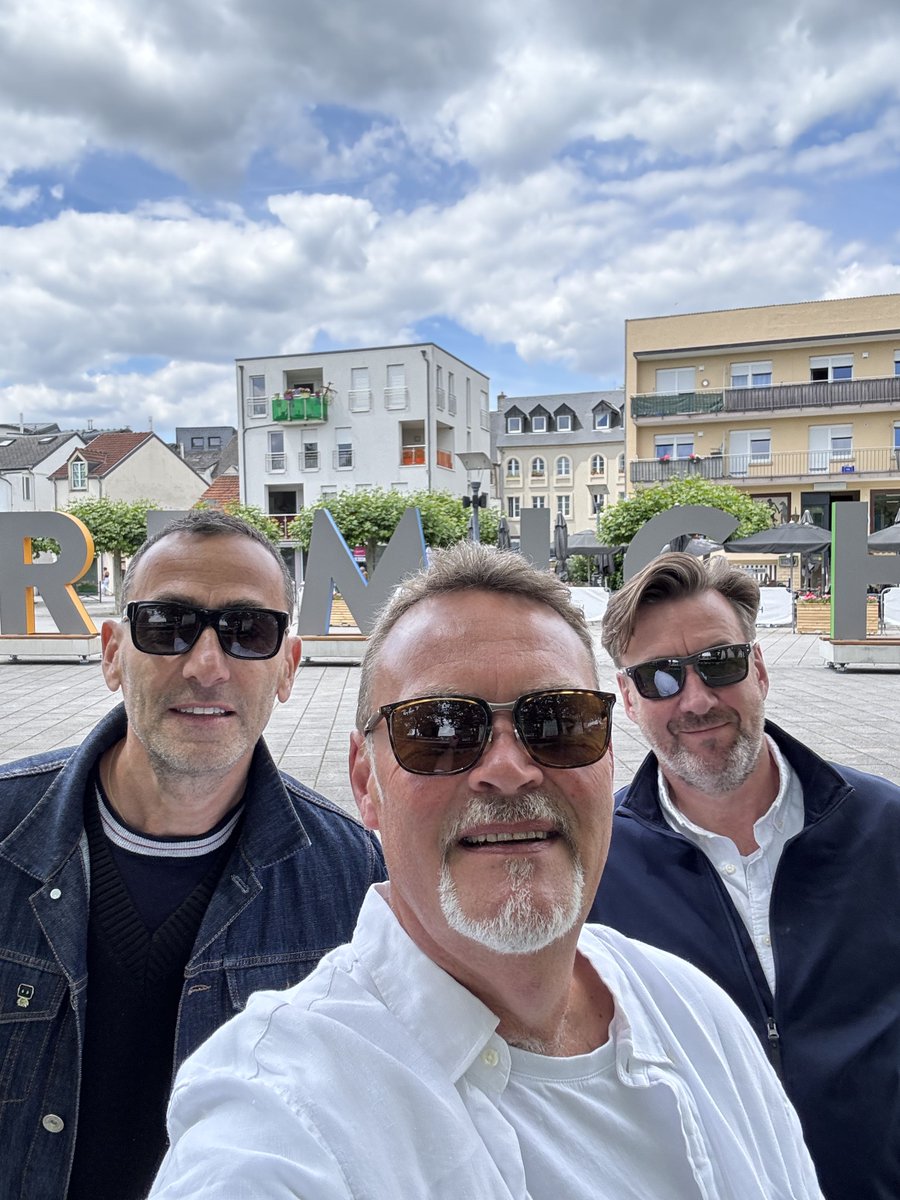 OSBGroupUK's tweet image. That&apos;s a wrap on another day rallying!

Oh, and Clive, Andy and Nigel seem to have sourced a suitable replacement in case their rusty racer can&apos;t hold out 🚗

#RusyRally2024 #WeAreOSB