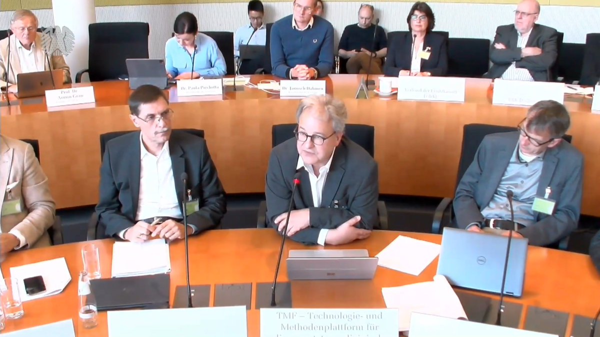 Gestern fand die Anhörung zum #Medizinforschungsgesetz im Gesundheitsausschuss des <a href="/Bundestag/">Deutscher Bundestag</a> statt. 

➡️Zur gemeinsamen Stellungnahme von <a href="/TMF_eV/">TMF e.V.</a> @NUM_LokS_OL @medfakultaeten KKS-Netzwerk &amp; VUD: tinyurl.com/bdd75khx