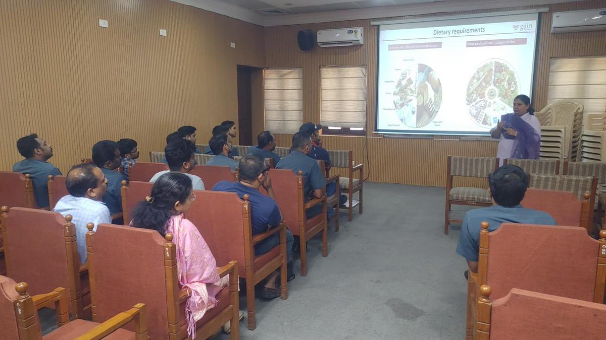 fssaiindia's tweet photo. #FSSAI Northern Regional Office successfully trained food handlers on safe food practices at Kerala Bhawan, New Delhi on June 12th. The FoSTac training covered essential skills for basic catering, hygiene and ensuring #SafeFoodHandling. #SafeFoodInitiative https://t.co/lQCHX5I5Ux