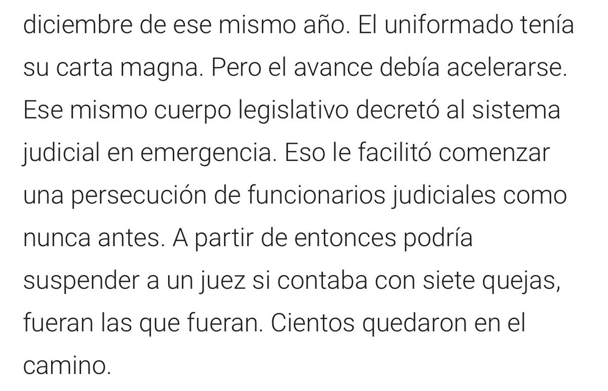 FroilLannister's tweet photo. 2004. Chávez, molesto por no poder controlar al Poder Judicial promulga una ley que sirve para poder nombrar los jueces usando una mayoría simple en el Congreso. También aumenta el número de miembros del Supremo de 20 a 32 para poder controlarlo al nombrar a 12 magistrados afines. 

20 años después, Sánchez propone hacer lo mismo que Chávez en España. Si votas chavismo, obtienes chavismo.
