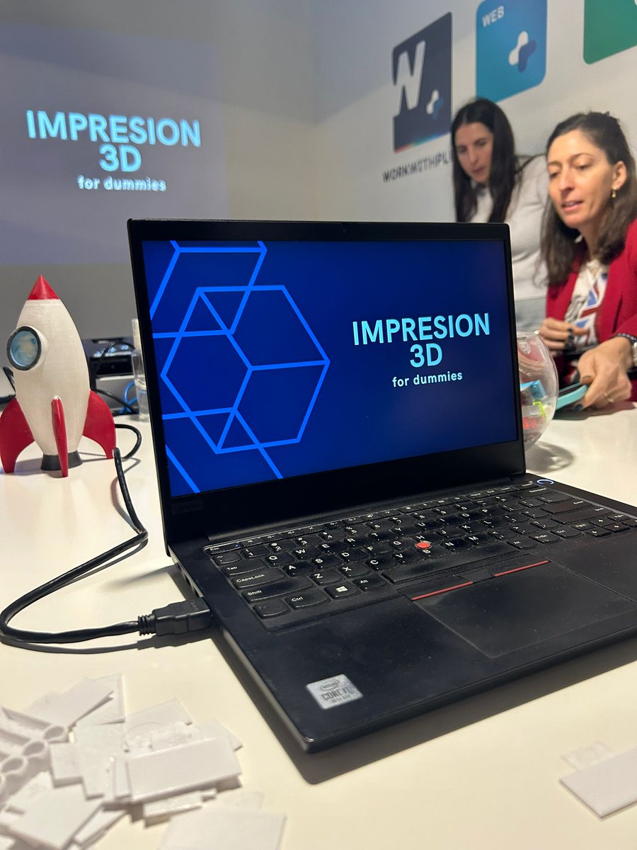 workwithplus's tweet image. ¡Taller interno WorkWithPlus! ✨

Ayer Francisco Rosello, Support Manager, nos presentó las bases sobre impresión 3D, curiosidades, y trajo algunas de sus creaciones 🚀

¡Gracias Francisco por tu aporte! Y por el llavero de cohete de regalo, muy representativo de #WorkWithPlus🎁
