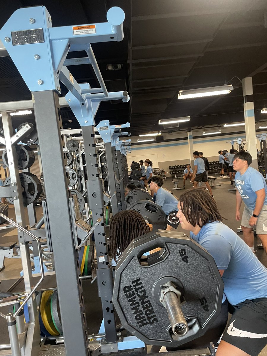 SeguinCougarFB's tweet photo. Finishing the week strong! Skills and drills, lift, stations and finishing with a water balloon fight! #SeguinNation #Southside #Family @coachjoegordon @blin_jr https://t.co/VLz64icSeL
