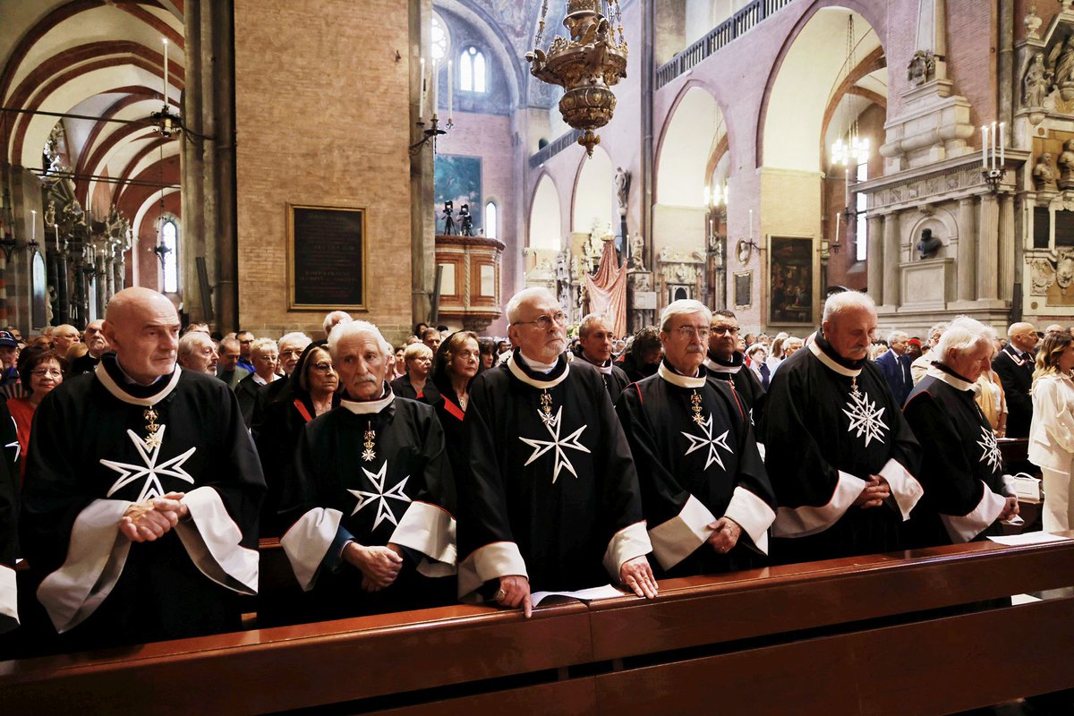 MSApadova's tweet photo. Alcuni scatti della S. Messa Solenne presieduta da P. Roberto Brandinelli, Ministro Provinciale dei Frati Minori Conventuali, in Basilica del Santo.
📸 Stefano Dal Pozzolo
#13giugno
#basilicadelsanto #padova #santantonio @pisap_ofmconv #ofmconv https://t.co/6GZ55kwfrw