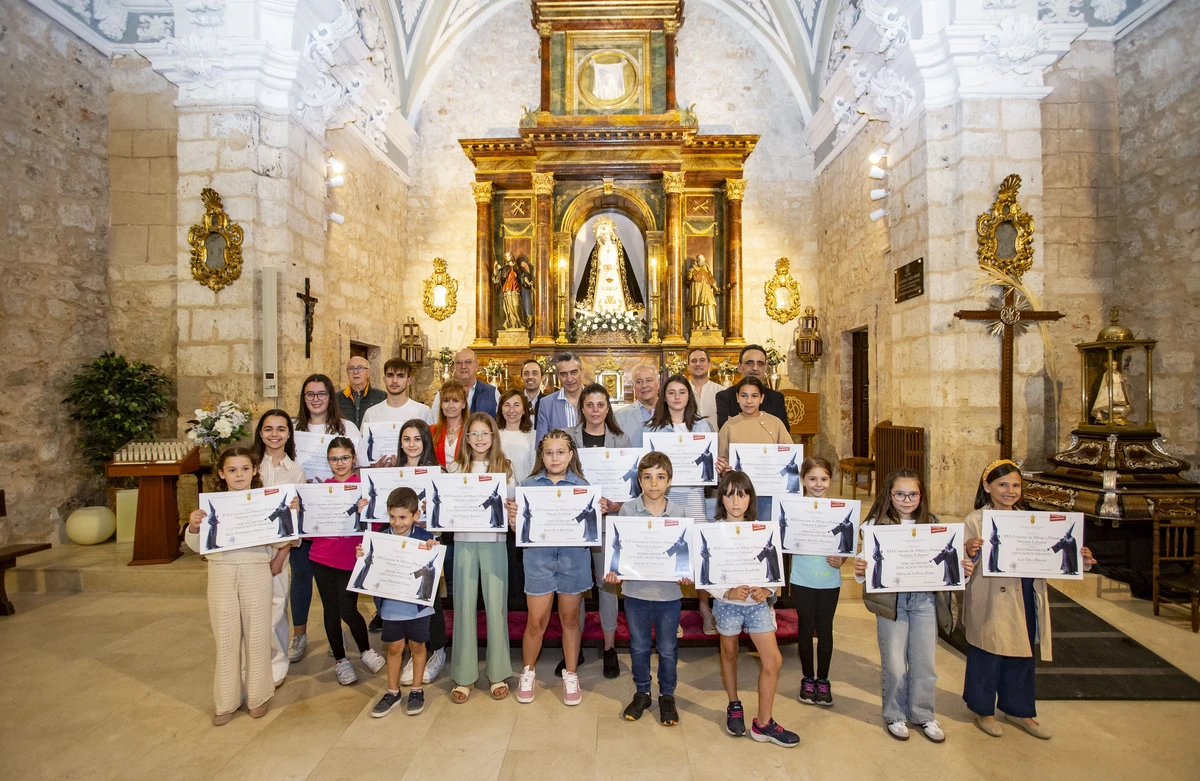 Entregados los premios de los certámenes de fotografía y dibujo y pintura convocados por la Hermandad de Cofradías de #Palencia | En próximas fechas se irán publicando en redes los trabajos ganadores | #semanasantapalencia | 📷 Sara Muniosguren <a href="/DiarioPalentino/">Diario Palentino. Palencia</a>
