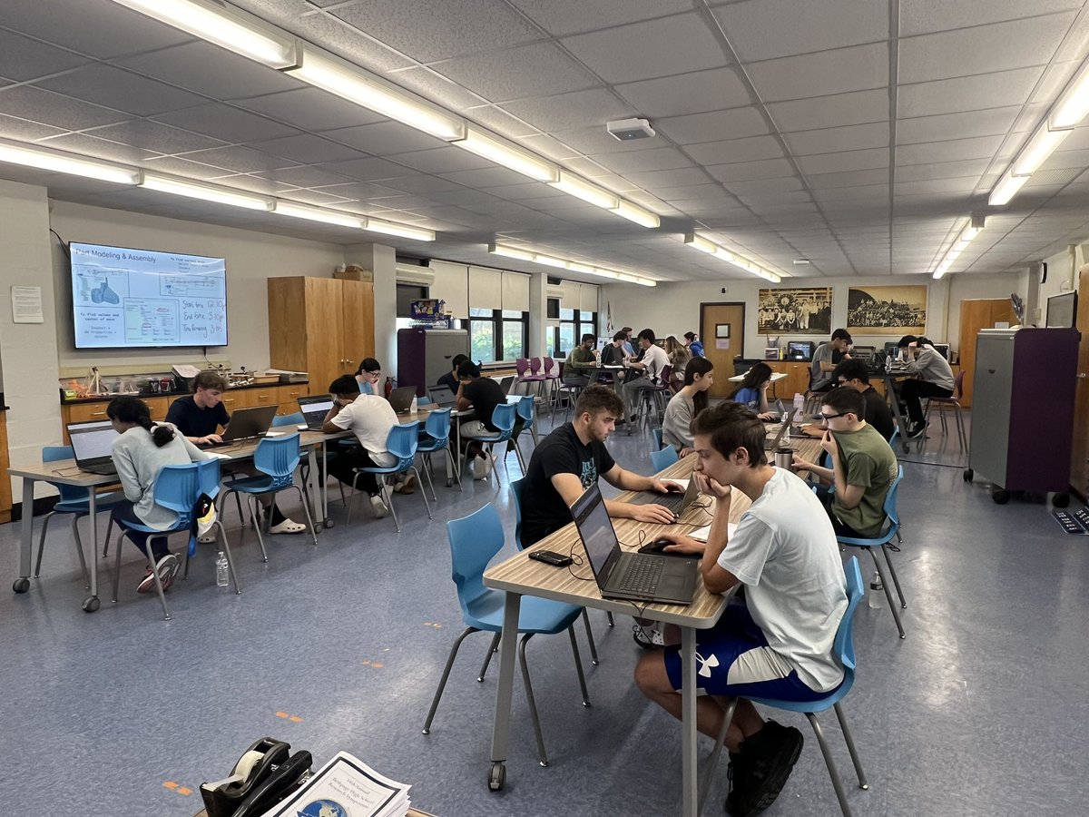 Mrs. Strauch tweet media