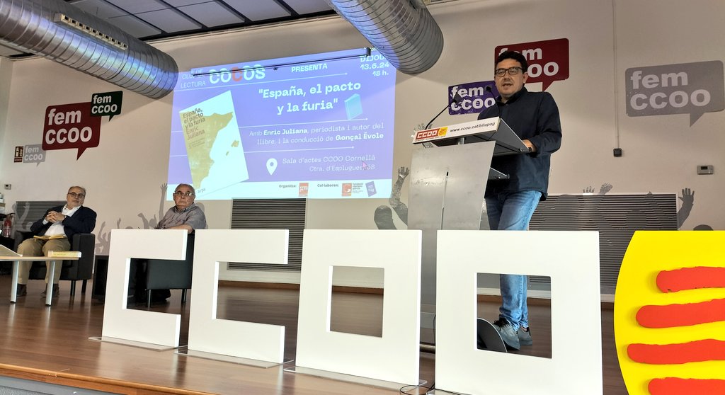 ccoo_bll_apag's tweet photo. @EnricJuliana @ccoocatalunya 🗣️Fa la benvinguda el nostre secretari general, @JmRomero73, referenciant l'obra i el perfil intelectual del periodista.
Condueix la conversa amb l'autor Gonçal Évole, del #ClubCOCOS.
@FundCipriGarcia https://t.co/uUPBRnkIEh