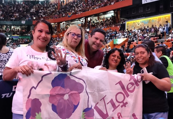 violetasDciudad's tweet photo. Creando historia llena de amor de esperanza por qué es tiempo de mujeres , pero mujeres Sheingonas https://t.co/WMw0k9xsOC