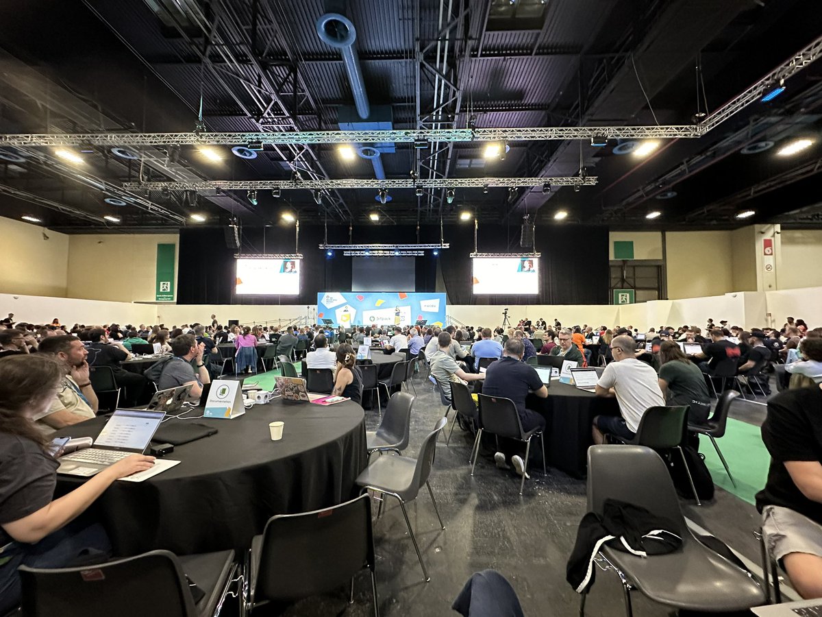 _JosepMoran_'s tweet photo. #WCEU24 is the best place to make a massive contribution. @wetopi_official 

A large group of people contributing simultaneously on this great day for @WordPress, the Contributor Day at WordCamp Europe, Torino, Italy. https://t.co/riW7QZz4iS
