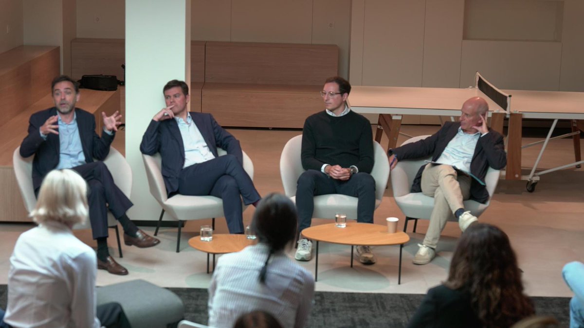 Gesvalt's tweet image. 👏 Extraordinaria jornada con aforo completísimo en el evento #ProptechSummit que coorganizamos junto a @CatRealEstateSL y @Roca_Junyent. 

¡Gracias una vez más a todos los asistentes por acompañarnos y a quienes han formado parte del evento por hacerlo posible! 💙