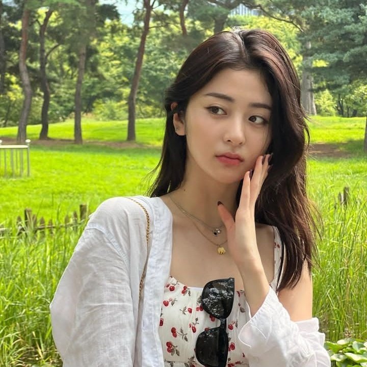 ⌕ :: #studytwtbr | #studytwt | #collegetwt
         
𖦹 mabi, ela/dela, 🧡🤍🩷
𖦹 2° em - tec. informática 
𖦹 farmácia ou eng. química 
𖦹 foco: notas - enem - ufpr

🪴: gatos, new jeans, música, filmes, livros e história 

♡/↺ = moots!