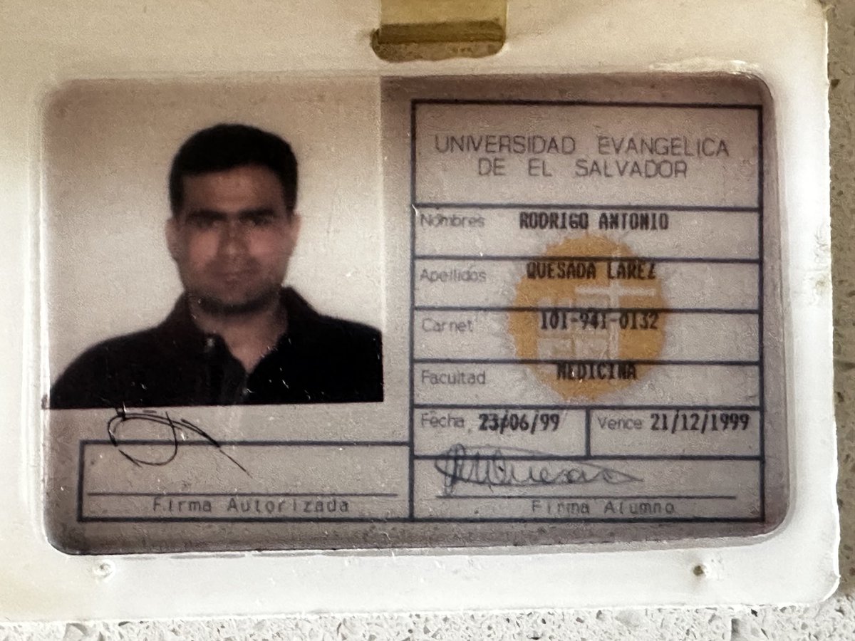 Hace 30 años tomé una de las más importantes desiciones de mi vida, hoy celebramos el día del estudiante de Medicina, felicidades a los que más temprano que tarde serán nuestro relevo, en especial mi hijo @josequesada