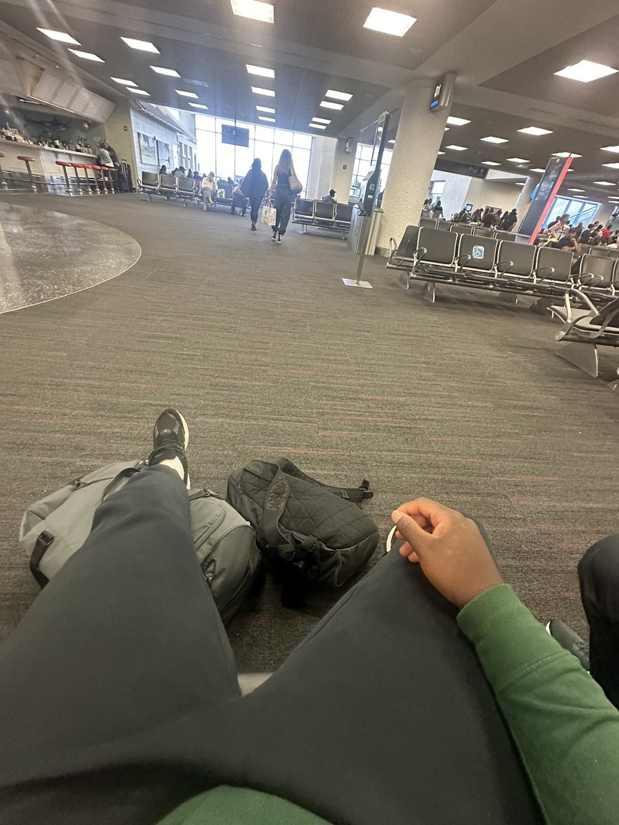 RandyAdirika's tweet photo. Where on the way 🔵⚪️🦁 #nittanylion #officialvisit https://t.co/PMJOnRxKfV