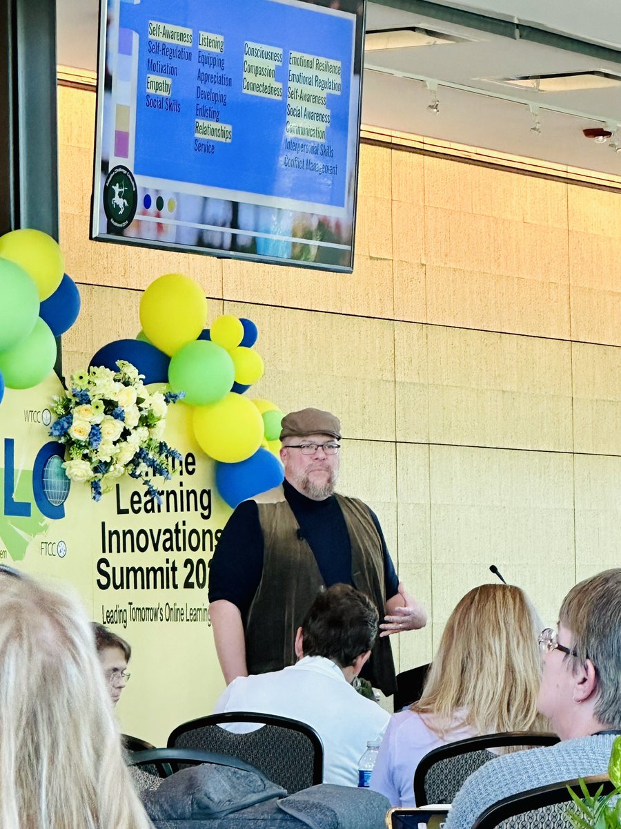 ᑕᕼᗩᖇᗰEEᖇ ᖇᗩIᑎᗪᖇOᑭ tweet media