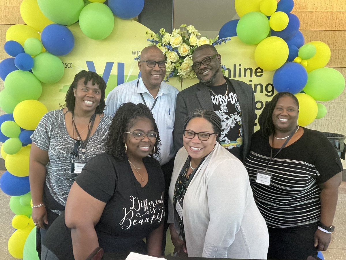 ᑕᕼᗩᖇᗰEEᖇ ᖇᗩIᑎᗪᖇOᑭ tweet media