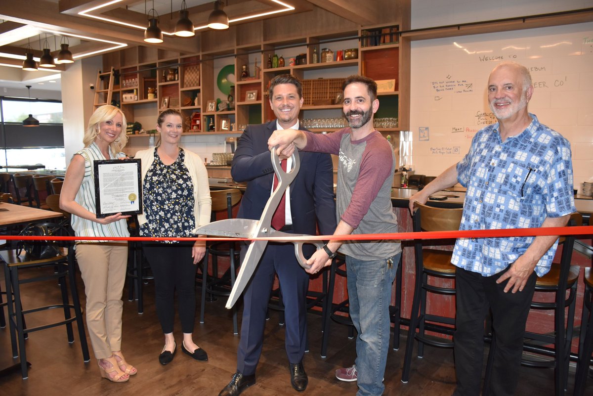 TroyChamberMI's tweet photo. Congratulations to StumbleBum Beer Co. on their ribbon cutting celebration. We are so excited to have you in here in Troy (1965 W Maple Rd, Troy, MI). @EthanBakerMI https://t.co/2qWBPZQh5L